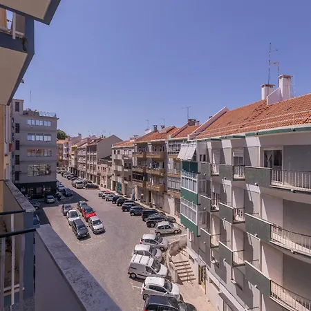 T2 Furnished In Central Lisbon, Portugal 아파트